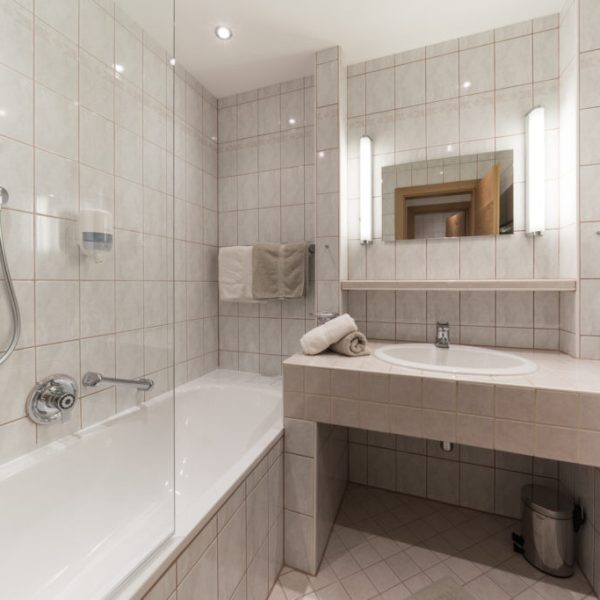Zimmer-Bad-web-6-1024x683 (1)