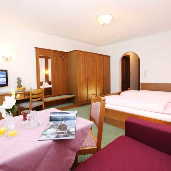 Zimmer_Komforte_01-1024x683 (1)